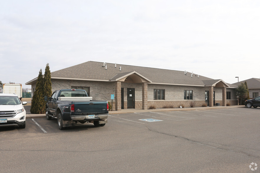 2 Enterprise Ave NE, Isanti, MN for lease - Primary Photo - Image 2 of 4