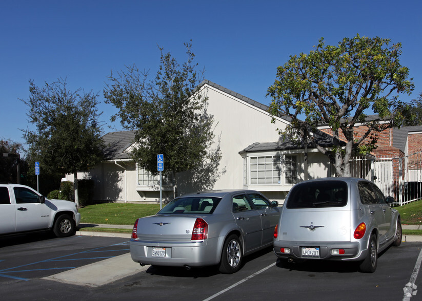 2534 N Santiago Blvd, Orange, CA for sale - Building Photo - Image 3 of 6