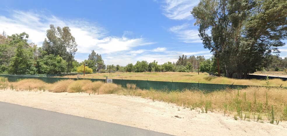 Grand Avenue Ave, Lake Elsinore, CA à vendre - Photo du b timent - Image 3 de 3