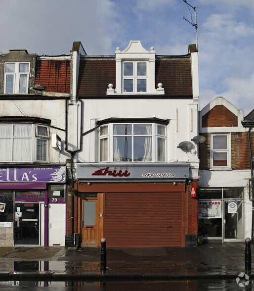 31 Westbury Ave, Londres à louer - Photo du bâtiment - Image 3 de 7