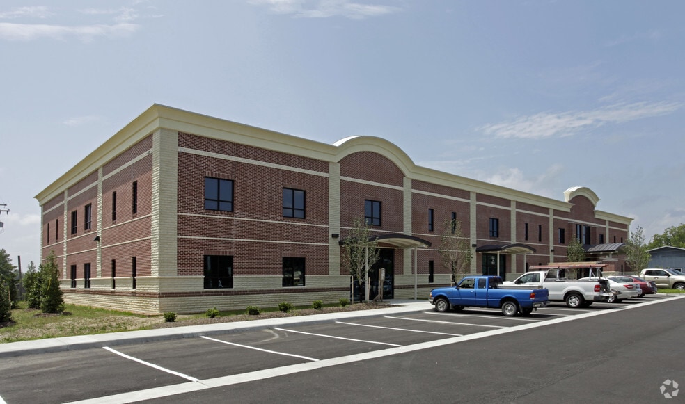 101 Production Dr, Yorktown, VA for lease - Building Photo - Image 2 of 7