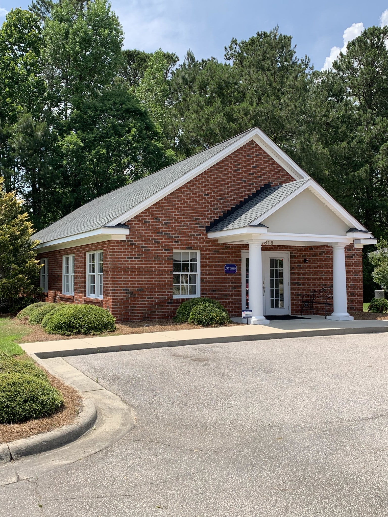 1815 Forest Hills Rd W, Wilson, NC à louer Photo du bâtiment- Image 1 de 40