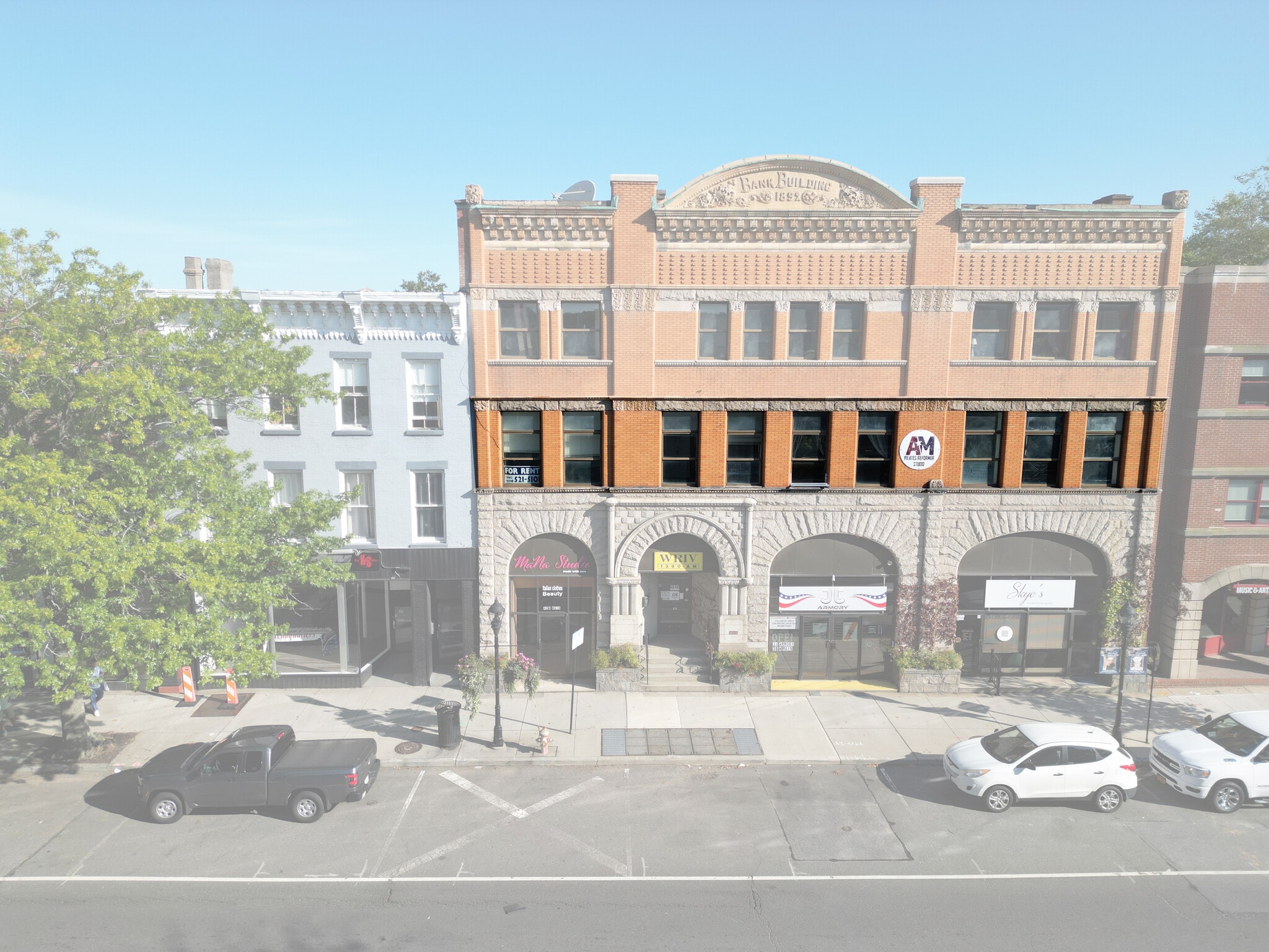 42 W Main St, Riverhead, NY à louer Photo intérieure- Image 1 de 10