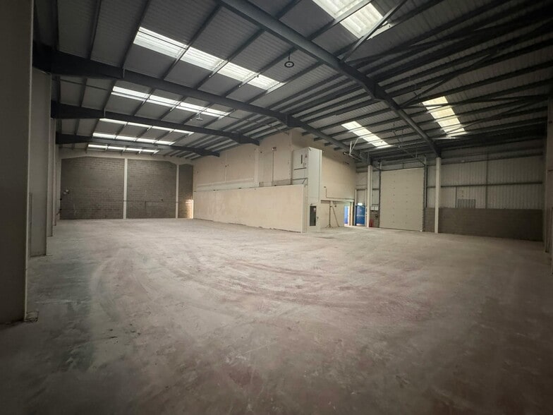 North Portway Close, Northampton for sale - Building Photo - Image 3 of 7