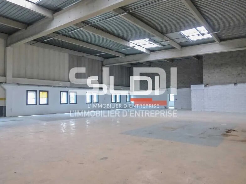 Office in Vénissieux for lease - Interior Photo - Image 2 of 6