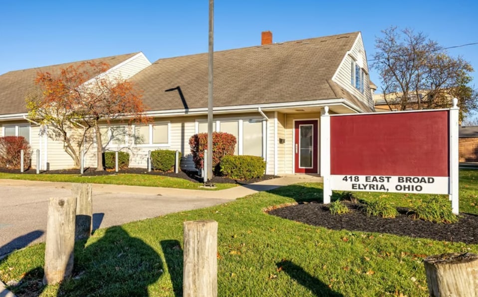 418 E Broad St, Elyria, OH for lease Building Photo- Image 1 of 8