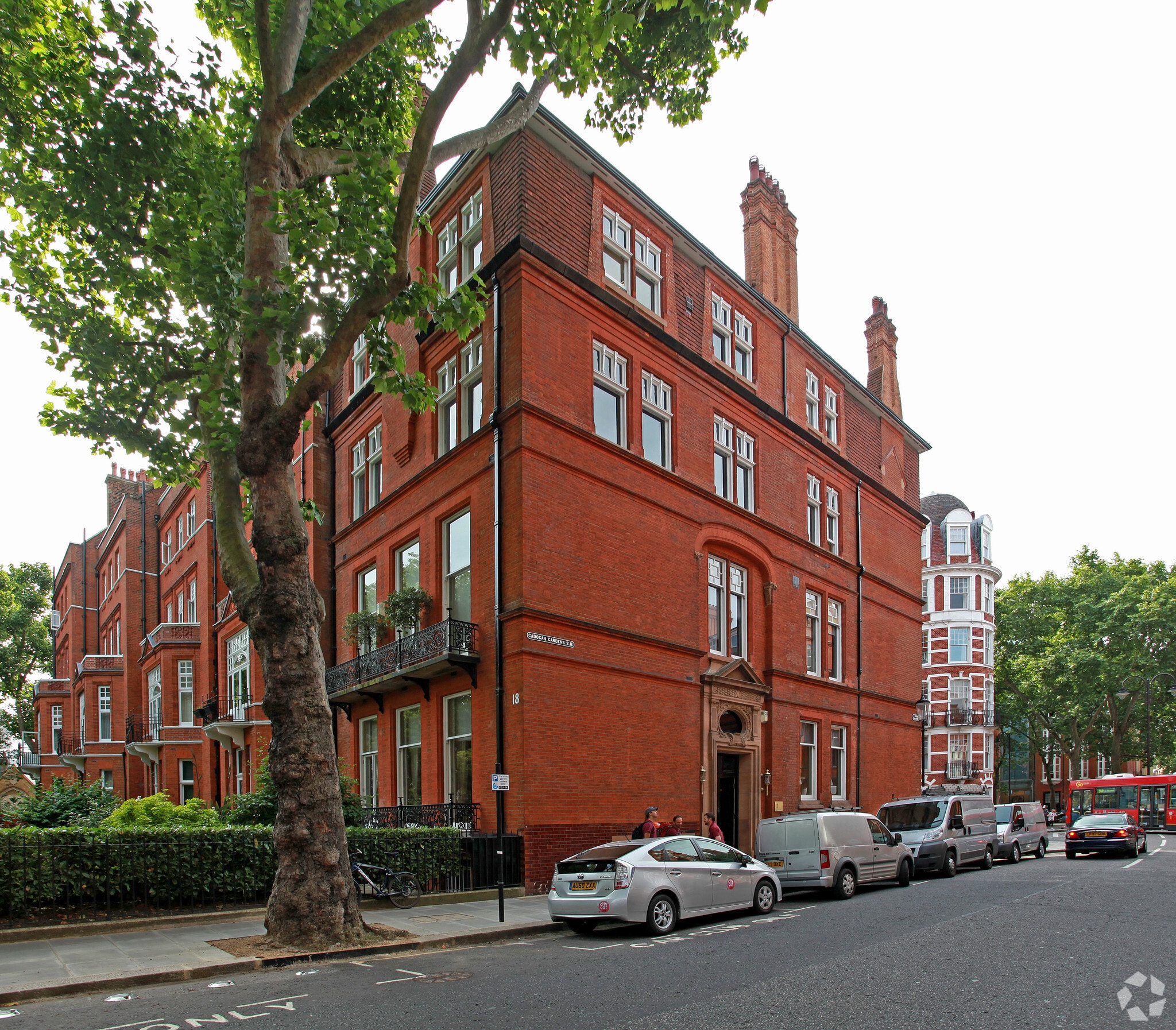 18 Cadogan Gdns, London for lease Building Photo- Image 1 of 3