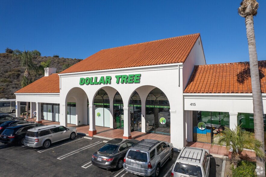 415 E Avenida Pico, San Clemente, CA à louer - Photo du bâtiment - Image 2 de 5