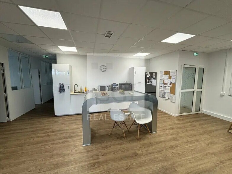 Bureau dans Bron à louer - Photo intérieure - Image 3 de 12