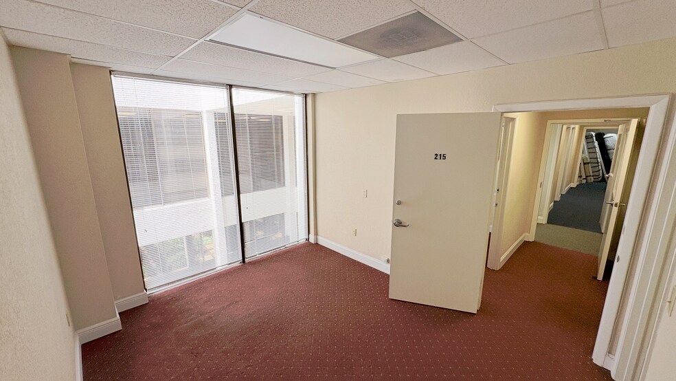 1041 SE 17th St, Fort Lauderdale, FL for lease - Building Photo - Image 2 of 12