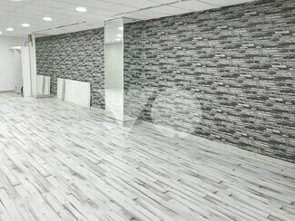 Plus de détails pour Multi-résidentiel à vendre