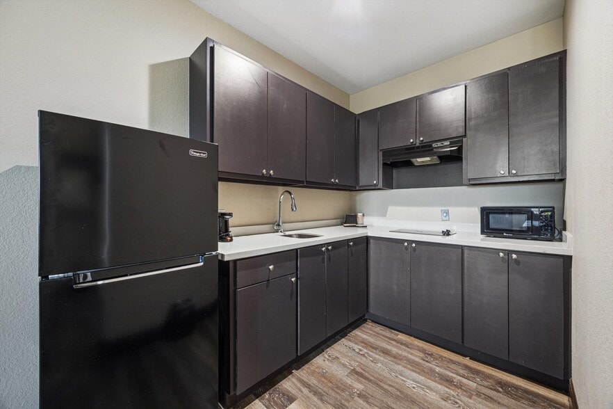 9002 Highway 6, Hitchcock, TX à vendre - Photo intérieure - Image 3 de 10