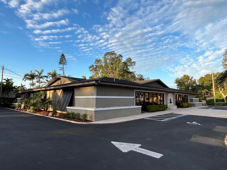 6600 10th Ave N, Saint Petersburg, FL à vendre - Photo du bâtiment - Image 2 de 23