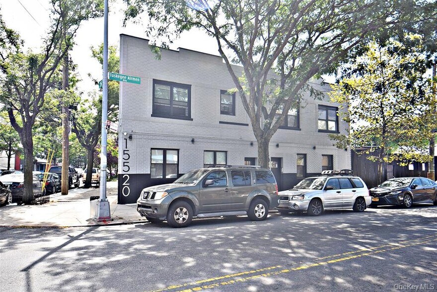 15520 Tuskegee Airmen Way, Jamaica, NY à vendre - Photo du bâtiment - Image 2 de 2