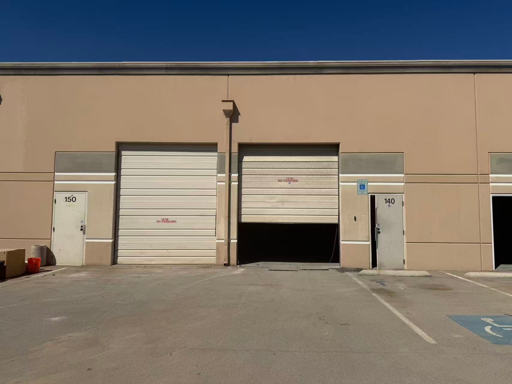 6635 S Tenaya Way, Las Vegas, NV for lease Interior Photo- Image 1 of 3