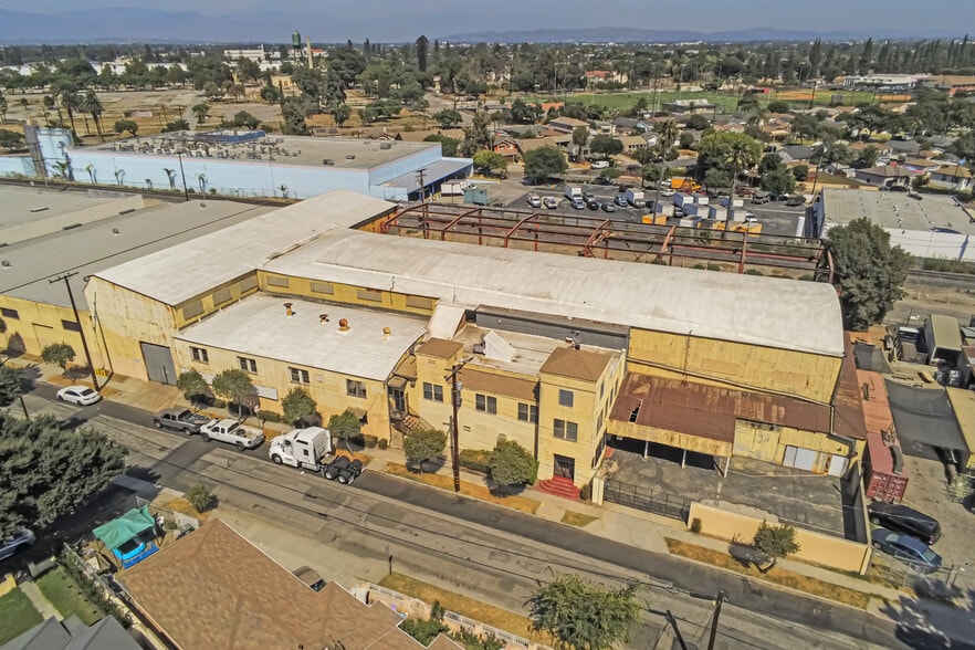 11810 Center St, South Gate, CA for lease - Building Photo - Image 3 of 14