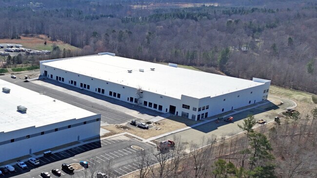 Plus de détails pour 5672 Millstream Rd, Whitsett, NC - Industriel à louer