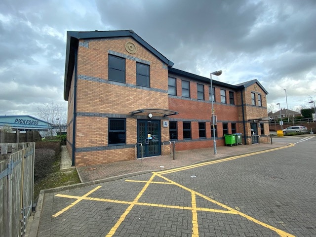 Aberford Rd, Garforth for lease - Building Photo - Image 2 of 2