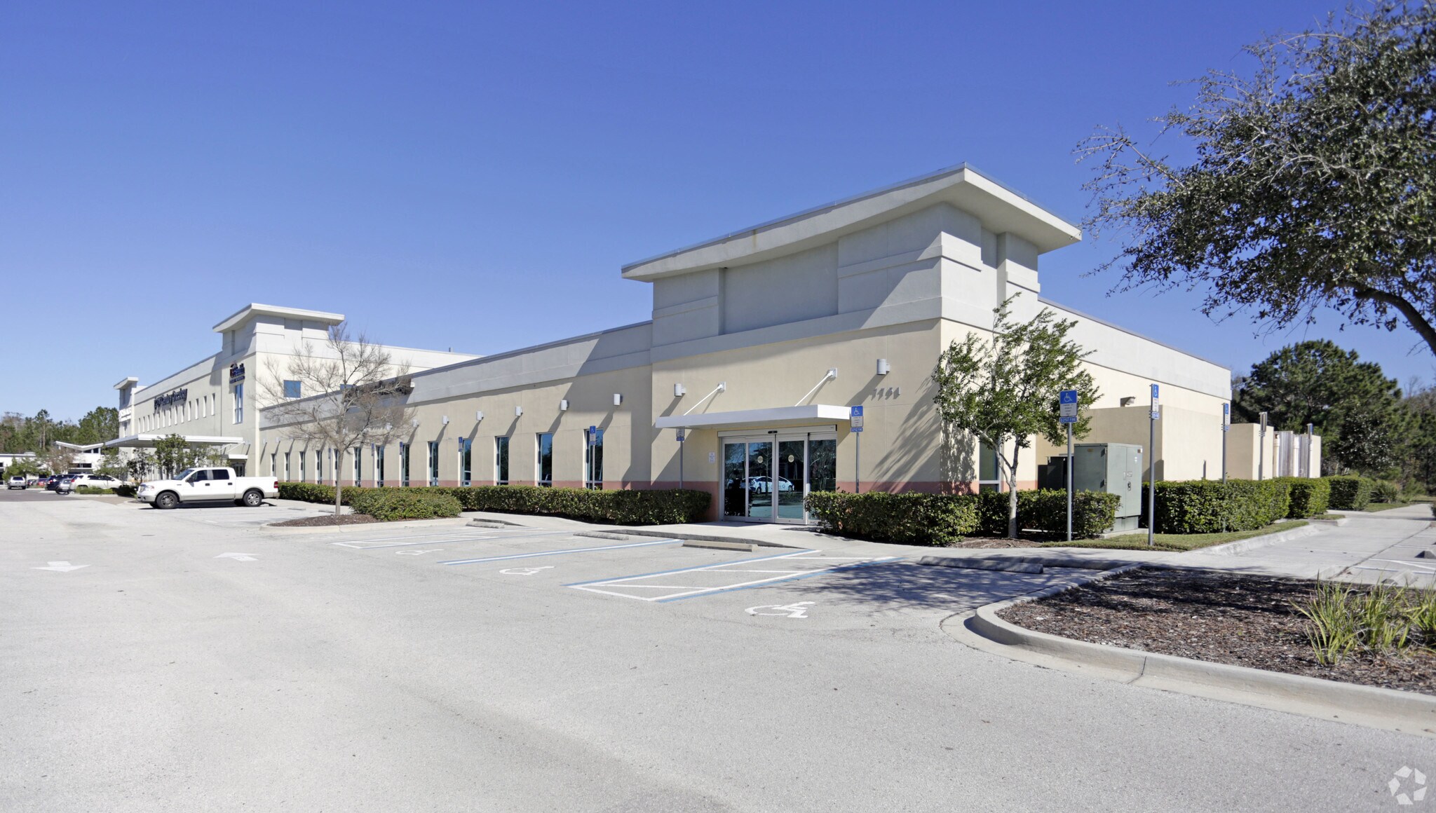 7751 Baymeadows Rd E, Jacksonville, FL à louer Photo du bâtiment- Image 1 de 3