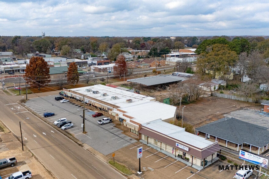 98-110 E Main St, Senatobia, MS for sale - Building Photo - Image 2 of 3