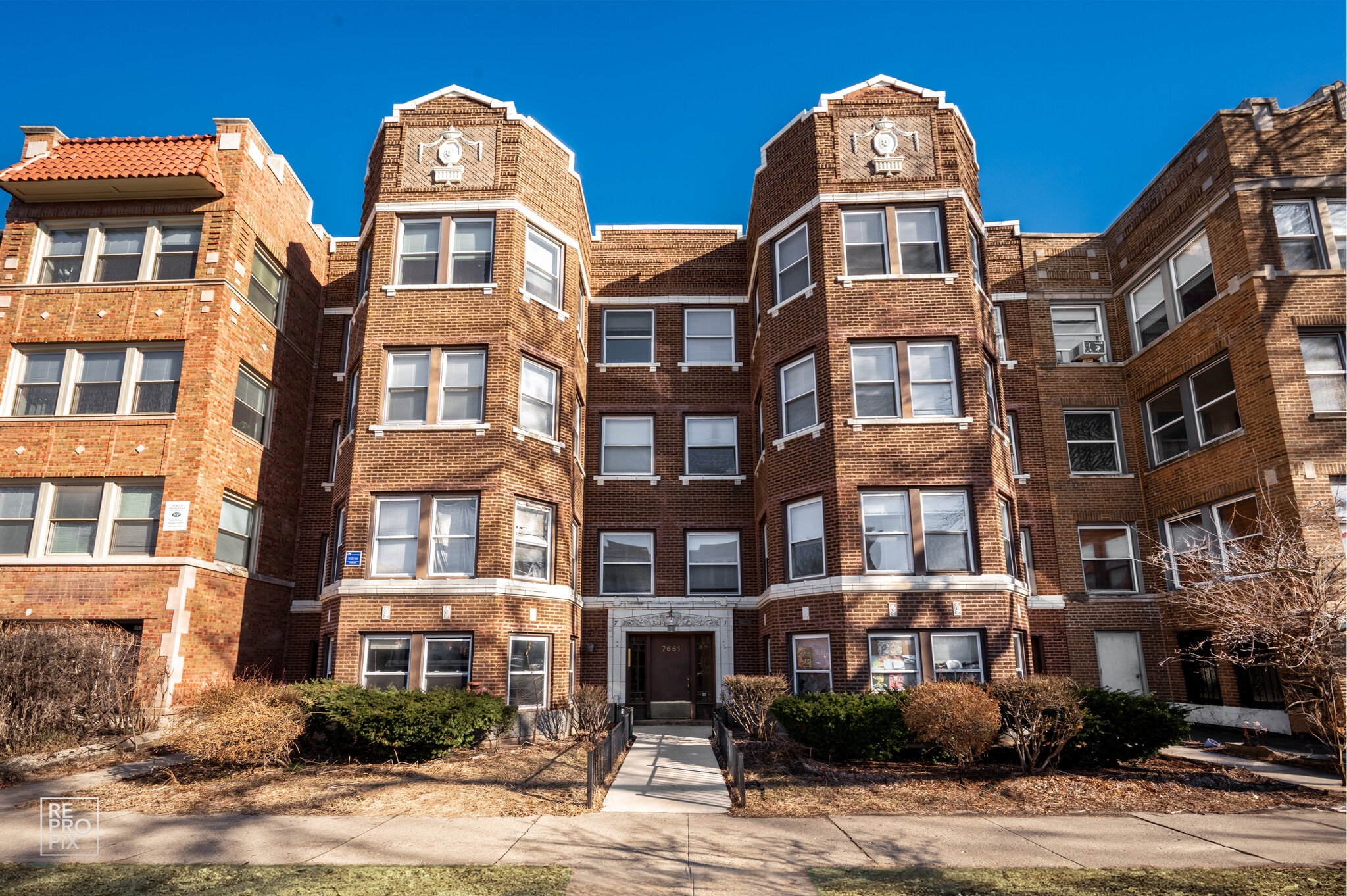 7661 N Sheridan Rd, Chicago, IL for sale Primary Photo- Image 1 of 13
