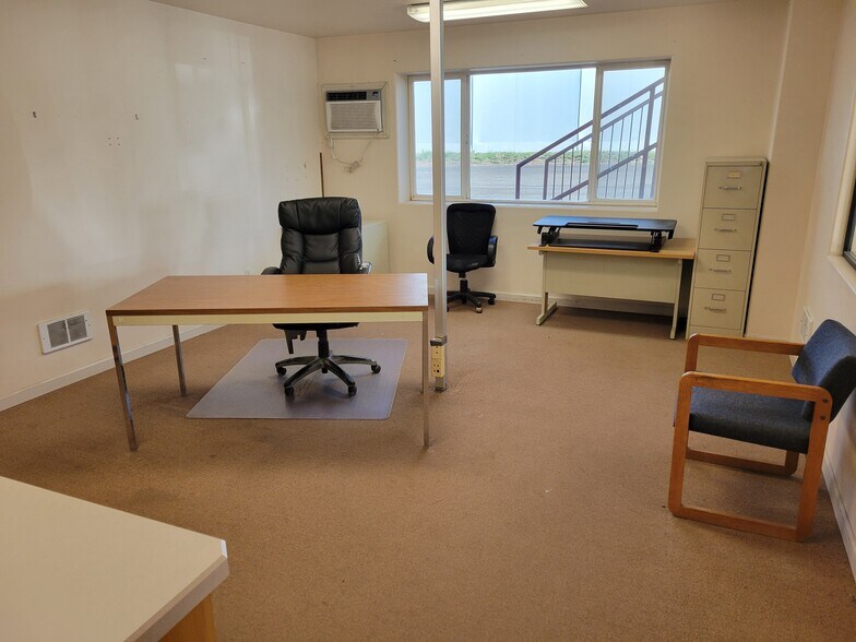 500 NW Cherry Ln, Madras, OR à vendre - Photo du bâtiment - Image 3 de 33