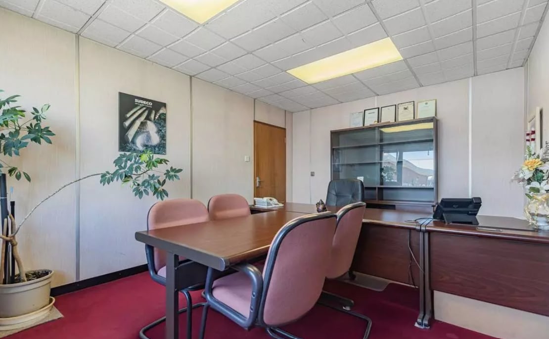 1-4 Broadfield Clos, Croydon for lease Interior Photo- Image 1 of 10