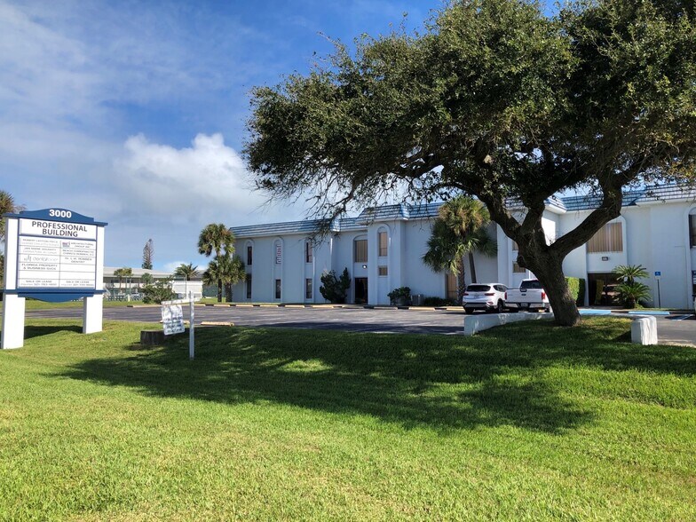 3000 N Atlantic Ave, Cocoa Beach, FL à louer - Photo du bâtiment - Image 3 de 29