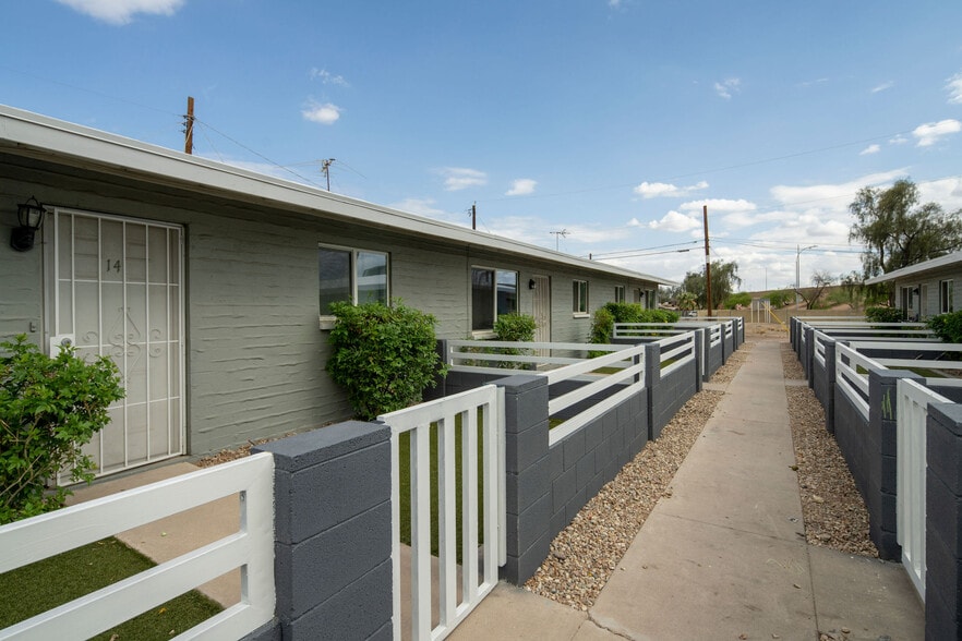 511 N 52nd St, Phoenix, AZ for sale - Building Photo - Image 2 of 14