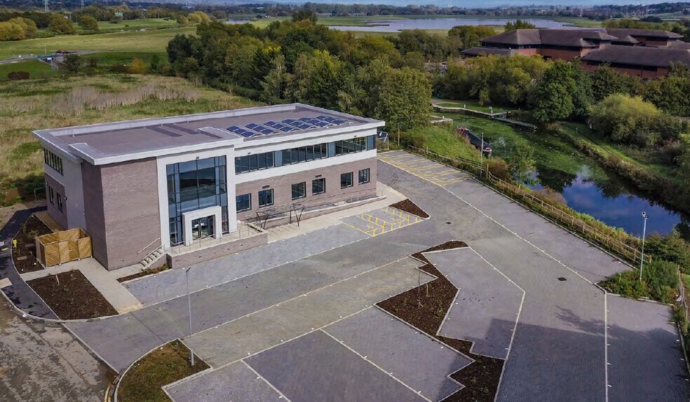 Waterside Way, Northampton à vendre - Photo du bâtiment - Image 3 de 3