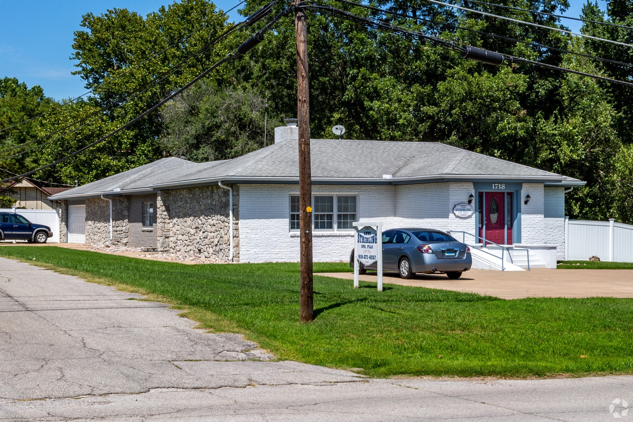 1718 W Broadway St, Collinsville, OK for sale Primary Photo- Image 1 of 2