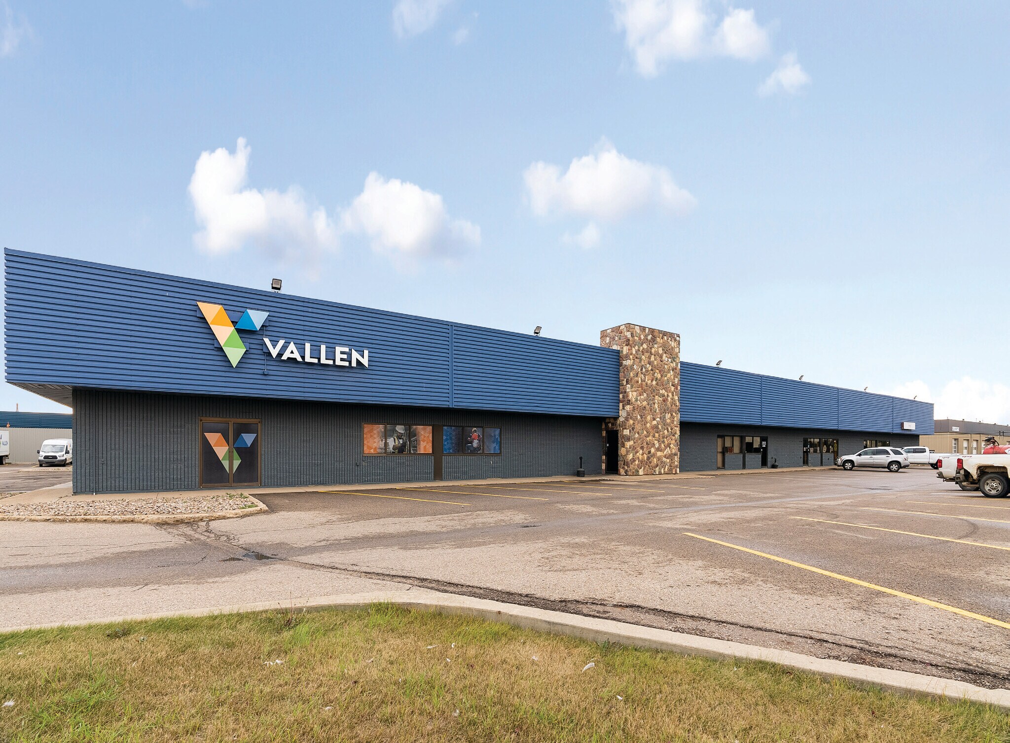 431 MacKenzie Blvd, Wood Buffalo, AB for lease Primary Photo- Image 1 of 4