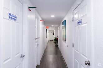 400 15th St N, Saint Petersburg, FL à louer Photo intérieure- Image 2 de 20