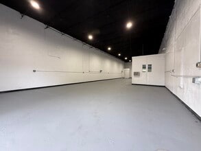 18-24 NW 2nd St, Hallandale Beach, FL for lease Interior Photo- Image 2 of 5