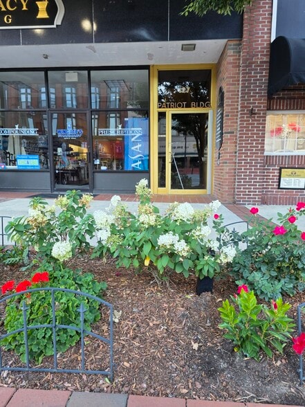 127-137 Main St, Nashua, NH for lease - Building Photo - Image 2 of 4