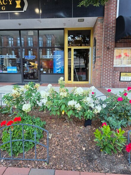 127-137 Main St, Nashua, NH à louer - Photo du bâtiment - Image 2 de 4