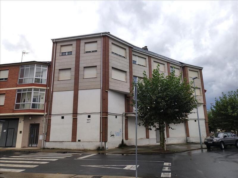 Commerce de détail dans Ponferrada, León à vendre Photo du bâtiment- Image 1 de 6
