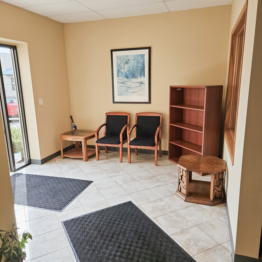 473 Park Ave, Lake Villa, IL 60046 - Unit 500 - - Interior Photo - Image 2 of 13