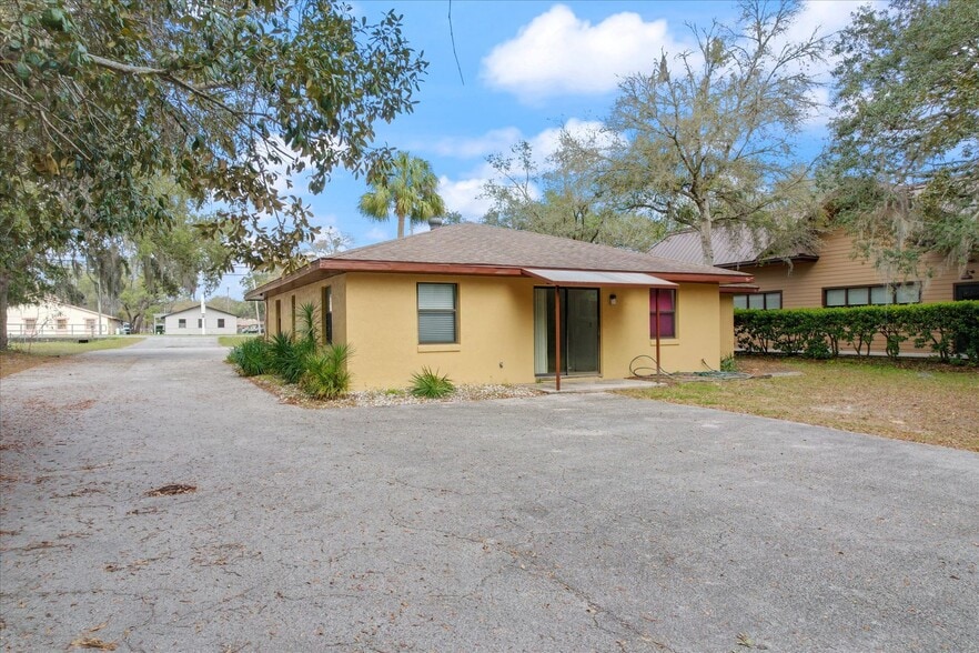 2303 W Highway 44, Inverness, FL à vendre - Photo du bâtiment - Image 3 de 37