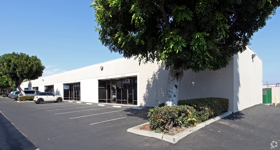 3426-3446 W Harvard St, Santa Ana, CA à louer - Photo du bâtiment - Image 2 de 7