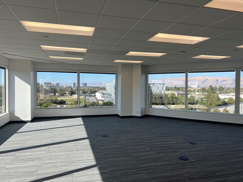 2350 Mission College Blvd, Santa Clara, CA for lease - Building Photo - Image 3 of 14