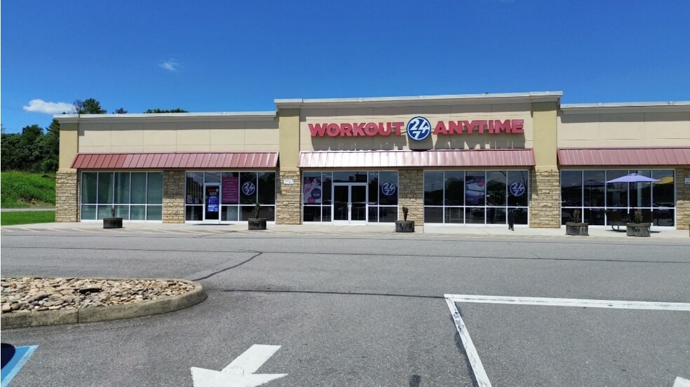 2340 Sandstone Dr, Morristown, TN à louer - Photo principale - Image 1 de 1