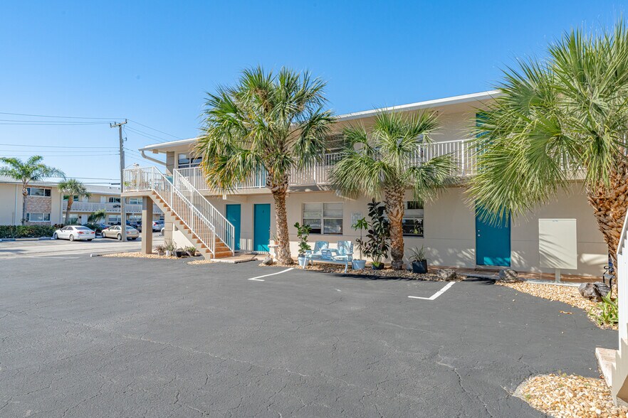 3213 SE 12th St, Pompano Beach, FL à vendre - Photo du bâtiment - Image 3 de 9