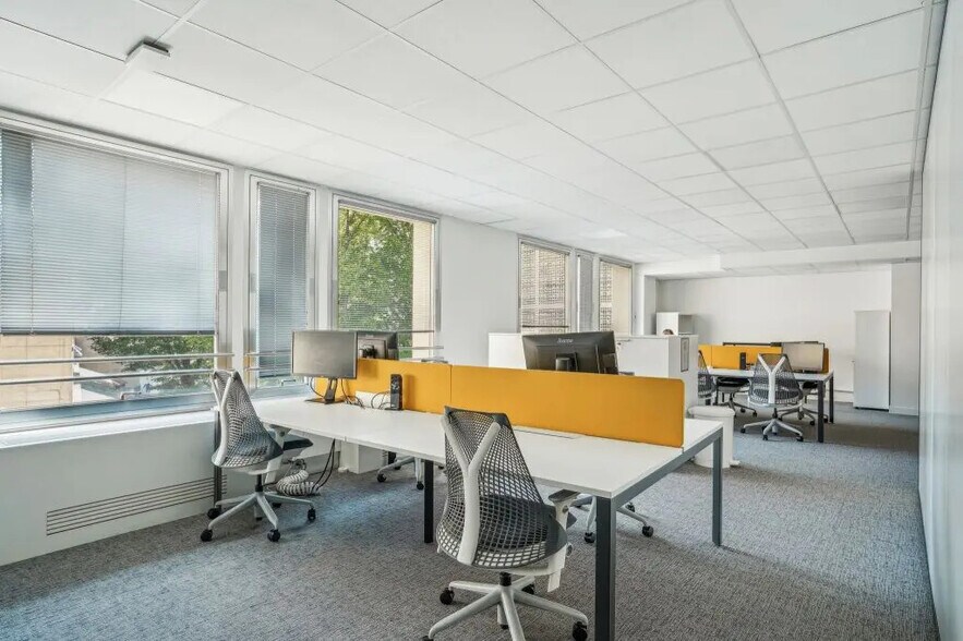 34-42 Avenue Raymond Poincaré, Paris for lease - Building Photo - Image 3 of 13