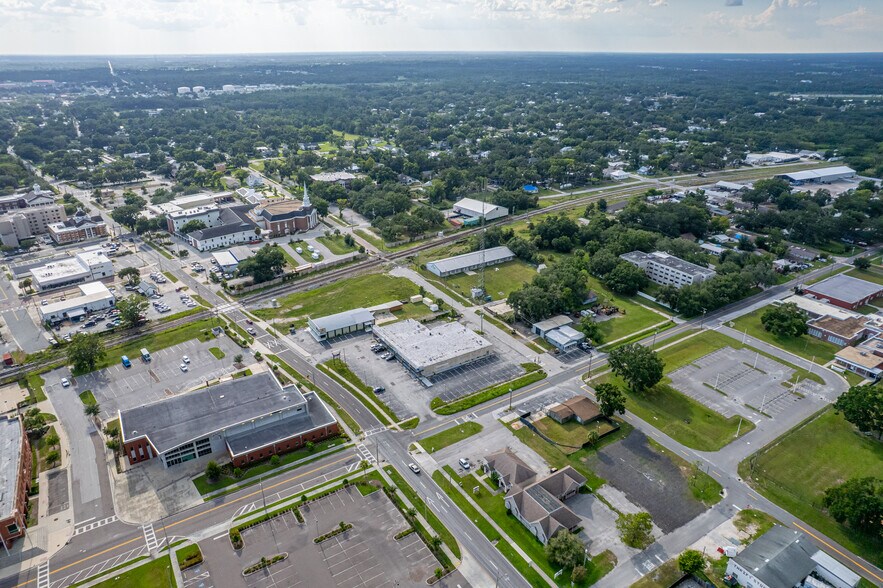 402-408 E Baker St, Plant City, FL for sale - Building Photo - Image 2 of 4