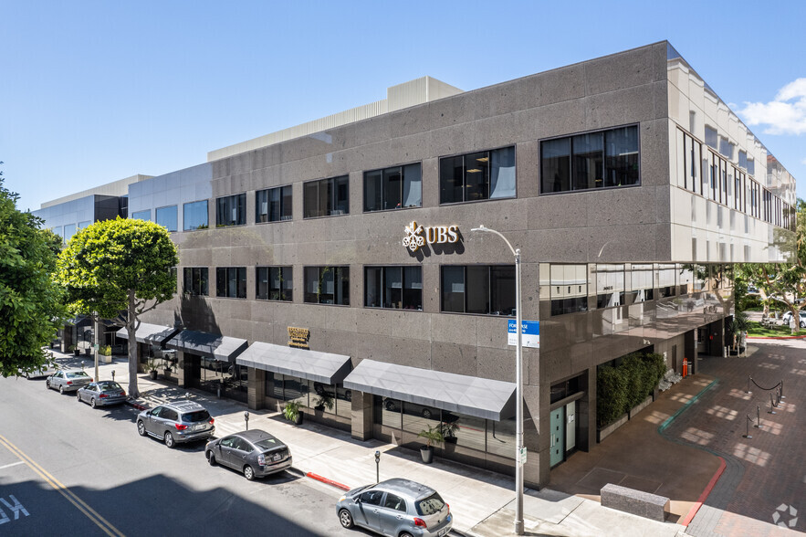 131 S Rodeo Dr, Beverly Hills, CA for lease - Building Photo - Image 1 of 5