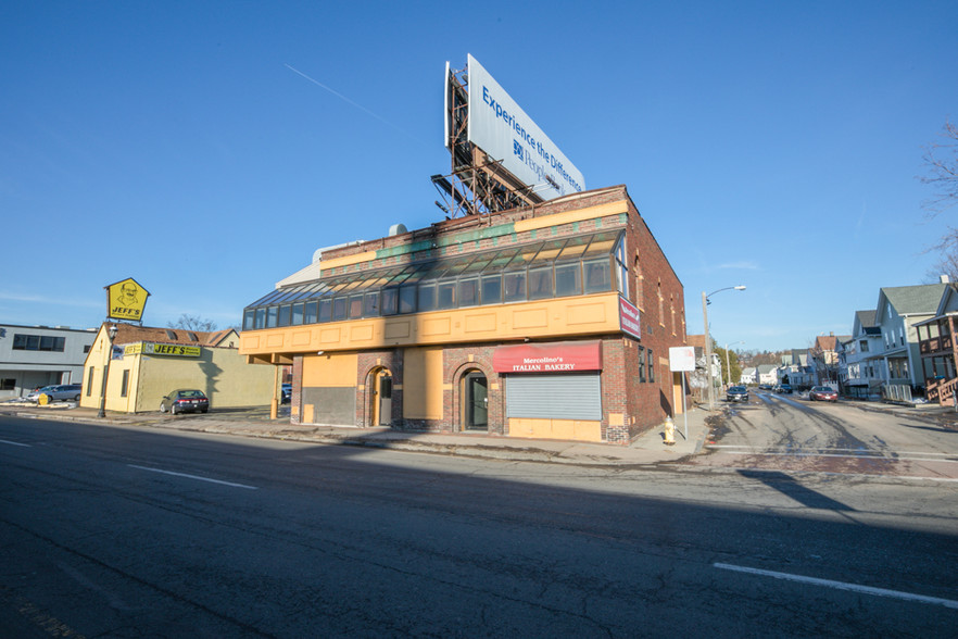 1007 E Columbus Ave, Springfield, MA for sale - Building Photo - Image 1 of 1