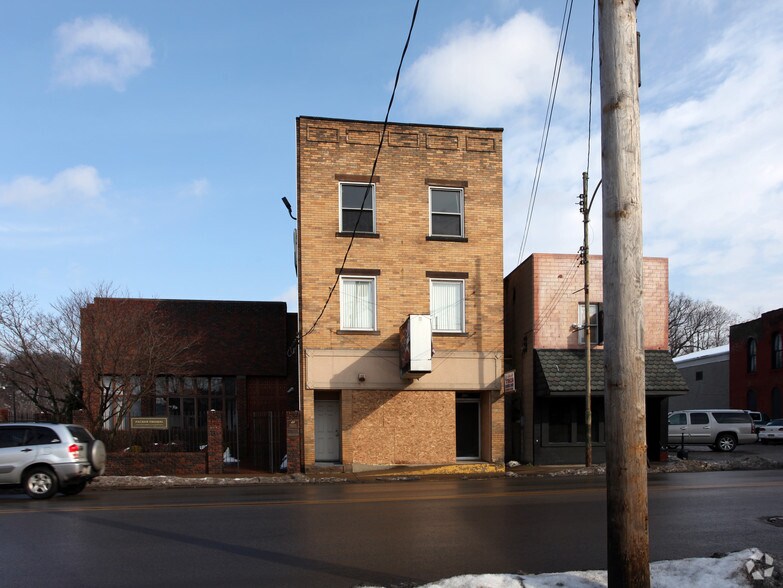 331-333 E Washington St, New Castle, PA for sale - Building Photo - Image 2 of 7