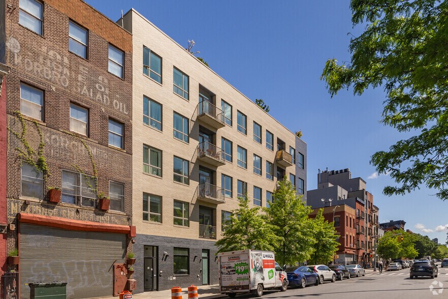 73 Montrose Ave, Brooklyn, NY à louer - Photo du bâtiment - Image 3 de 6