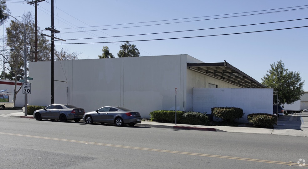 938-940 E 1st St, Santa Ana, CA for sale - Primary Photo - Image 1 of 3